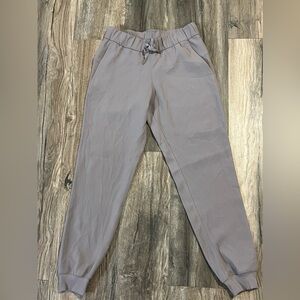 Lululemon on the fly joggers